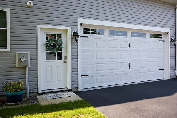 24/7 Emergency Garage Door Panel Replacement experts in Tucumcari, NM